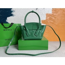 보테가베네타 Arco 인트레치아토 스몰 그린 토트백